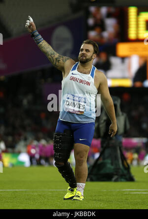 Gran Bretagna Aled Davies celebra la vittoria negli uomini F42 colpo messo durante il giorno nove del 2017 World Para di Atletica a Londra Stadium. Foto Stock