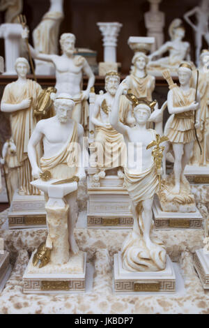 La Grecia, la regione Epiro, Parga, souvenir figure di figure della mitologia greca Foto Stock