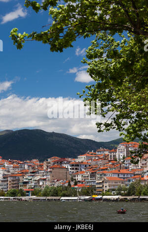 La Grecia, Macedonia occidentale Regione, Kastoria, vista città dal lago Orestiada Foto Stock