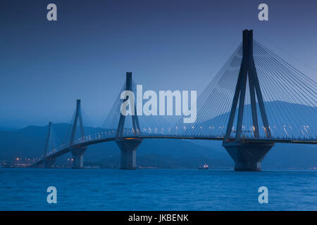 La Grecia, la regione Peloponneso, Golfo di Corinto, Patrasso-zona, Rio Antirio Bridge, alba Foto Stock