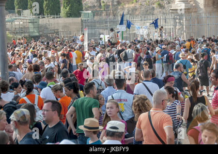 Roma, Italia. 22 Luglio, 2017. Manifestazione a Roma per chiedere la libertà di scelta per la vaccinazione, contro il decreto del Ministro della Sanità Beatrice Lorenzin approvato due giorni fa in Senato, e passa ora all'esame del Parlamento, che prevede l'obbligo per 10 vaccinazioni Credito: Patrizia Cortellessa/Pacific Press/Alamy Live News Foto Stock