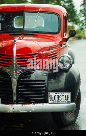 Stati Uniti d'America, Maine, Mt. Isola deserta, Bernard, 1940s-ser Dodge pickup truck con Lobstah piastra di licenza Foto Stock