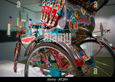 Germania, Berlino, Museum Insel, Humbolt Box, presentano per la prima a essere ricostruita Neue Schloss Royal Palace, Indiano Rickshaw dettaglio Foto Stock