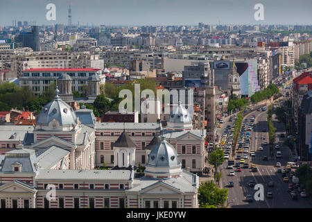 La Romania, Bucarest, Piata Universitatii, Coltea e ospedale lungo Boulevard IC Bratianu, vista in elevazione Foto Stock