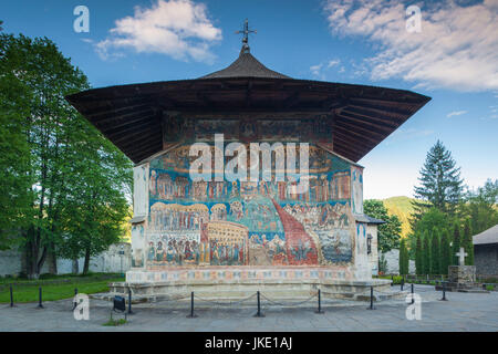La Romania, regione di Bucovina, Bucovina monasteri, Voronet, Voronet monastero del XV secolo, esterna Foto Stock