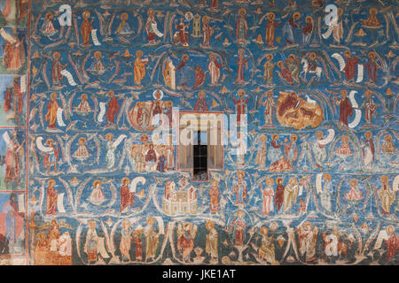 La Romania, regione di Bucovina, Bucovina monasteri, Voronet, Voronet monastero del XV secolo, affreschi a soggetto religioso fatto in Voronet blu, vernice originale fatta con lapus lazuli stone Foto Stock