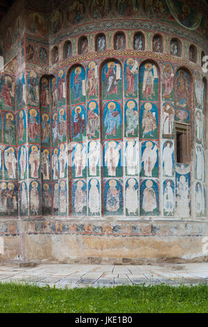La Romania, regione di Bucovina, Bucovina monasteri, Voronet, Voronet monastero del XV secolo, affreschi a soggetto religioso fatto in Voronet blu, vernice originale fatta con lapus lazuli stone Foto Stock
