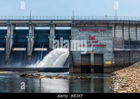 J Percy Priest Dam pietre di fiume, Tennessee, Stati Uniti d'America. Foto Stock