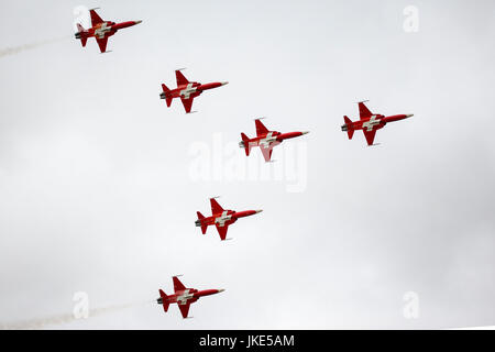 La swiss aerobatic team Patrouille Suisse con loro f-5E Tiger II in azione a riat 2017 Foto Stock