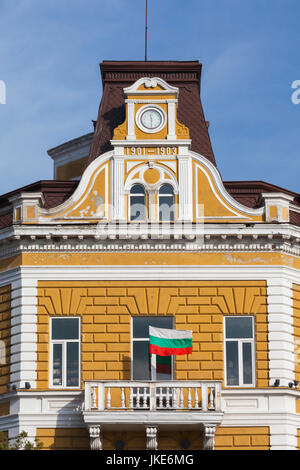 La Bulgaria, centrale Monti, Shumen, edificio dei primi del XX secolo Foto Stock