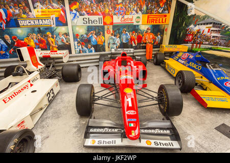 Una selezione di Formula 1 racing cars nella Hall del Motor Sport a la Haynes International Motor Museum, Sparkford, Somerset, Inghilterra, Regno Unito Foto Stock