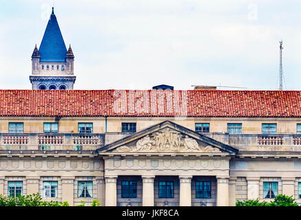 Industria della pesca statua Herbert Hoover edificio dipartimento di commercio antico ufficio postale di Washington DC. Costruzione completata nel 1932. Di fronte Foto Stock