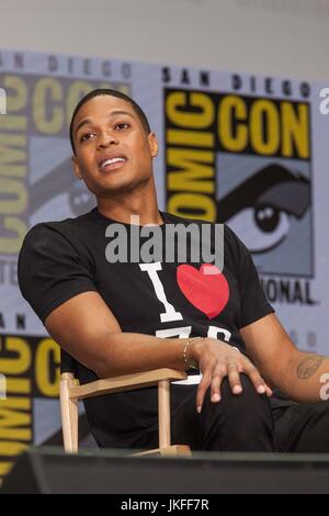 San Diego, Stati Uniti. 22 Luglio, 2017. Giorno tre in Hall H. Ray Fisher Credito: Daren Fentiman/ZUMA filo/Alamy Live News Foto Stock