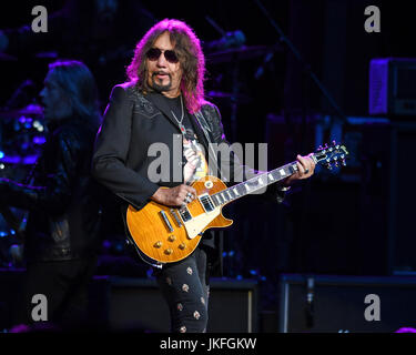 Hollywood FL, Stati Uniti d'America. 22 Luglio, 2017. Ace Frehley suona al Hard Rock Live presso il Seminole Hard Rock Hotel & Casino sulla luglio 22, 2017 in Hollywood Florida. Credito: Mpi04/media/punzone Alamy Live News Foto Stock