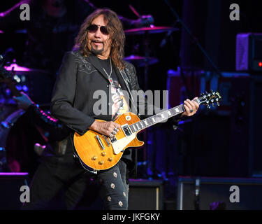 Hollywood FL, Stati Uniti d'America. 22 Luglio, 2017. Ace Frehley suona al Hard Rock Live presso il Seminole Hard Rock Hotel & Casino sulla luglio 22, 2017 in Hollywood Florida. Credito: Mpi04/media/punzone Alamy Live News Foto Stock