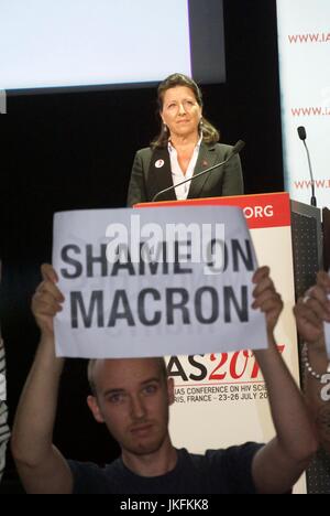 Parigi, Francia, Politica manifesto francese di protesta contro l'AIDS IAS, incontro internazionale della Società dell'AIDS, attivisti contro l'AIDS che protestano contro la mancata presenza del presidente francese Macron alla conferenza, rappresentata da Agnes Buzyn, ministro della solidarietà e della sanità, Foto Stock