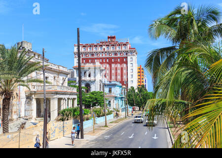 Hotel Presidente e architettura in Vedado, Avenida de Los Presidentes, Havana, Cuba Foto Stock