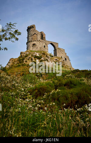 Hillside landmark Mow Cop Castello è una follia rovine vicino a Congleton, Cheshire Est, Inghilterra, Il Grade ii Listed è un edificio. Foto Stock