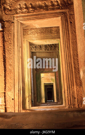 Tempio Baphuon in Siem Reap, Cambogia. Il Baphuon è un tempio di Angkor Thom. Costruito nella metà-11secolo. Foto Stock