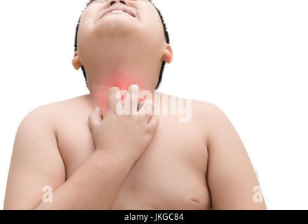 Obesi fat boy graffiare la tigna con la mano e le irritazioni della gola, isolato su sfondo bianco, del concetto di salute e medicina Foto Stock