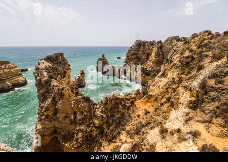 Splendida vista di Praia do camilo nel sud del Portogallo una delle più belle spiagge di lagos. Estate vocazione. Foto Stock