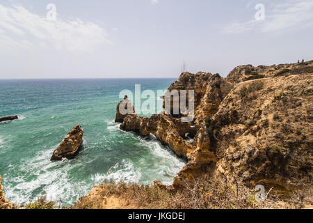 Splendida vista di Praia do camilo nel sud del Portogallo una delle più belle spiagge di lagos. Estate vocazione. Foto Stock