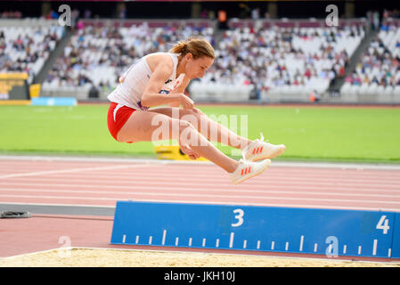 Marta Piotrowska salto in lungo T37 atleta competere al mondo Para atletica in London Olympic Stadium, Londra, 2017. Foto Stock