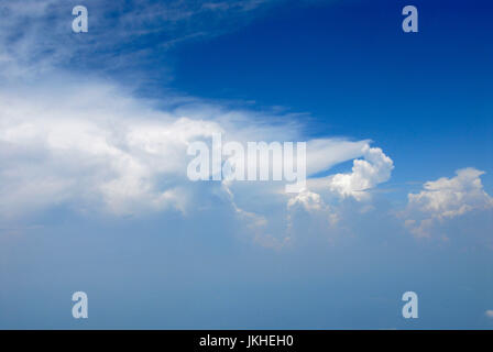 Al di sopra delle nuvole Foto Stock