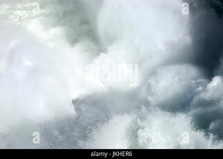 Looking down from the top of the Upper Waterfall, Yellowstone National Park Foto Stock