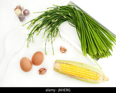 Erba cipollina aglio mescolare preparare uova con aglio e miscelatori menu alimentare cibo tailandese e asiatici cibo sano Foto Stock