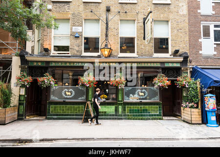 L'agnello è un grado II vittoriano pub dell Agnello, Conduit Street, Bloomsbury, Londra, Regno Unito. Foto Stock