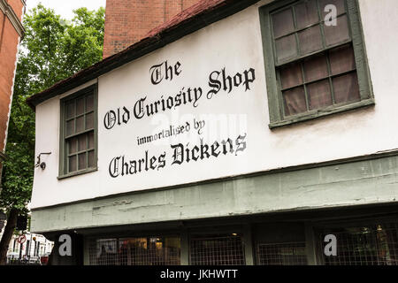 Il vecchio negozio di curiosità, Portsmouth Street, Londra, Inghilterra, WC2A Foto Stock