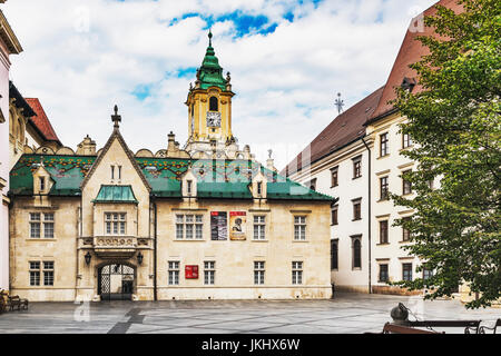 Il museo di storia della città si trova nel municipio della città vecchia, uno degli edifici più antichi di Bratislava costruita di pietra, Slovacchia, Europa Foto Stock