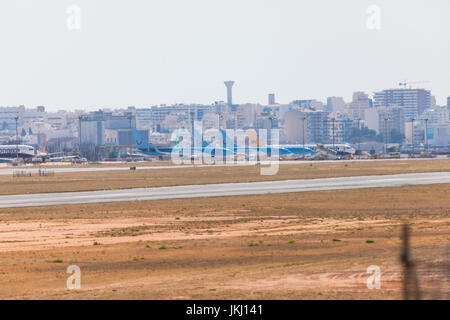 FARO, Portogallo - Juny 18, 2017 Faro pista e aeroporto Foto Stock