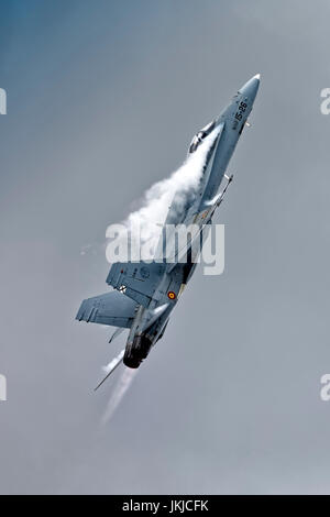 Un McDonnell Douglas EF-18M Hornet, Ala 15, spagnola Air Force al 2017 Royal International Air Tattoo, RAF Fairford, Gloucestershire, Regno Unito Foto Stock