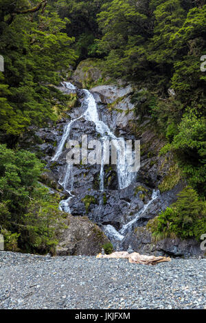 Fiocco cade in Mt Aspiring National Park, Nuova Zelanda, Isola del Sud, Nuova Zelanda Foto Stock