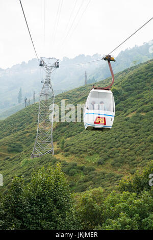 DARJEELING, India - 27 novembre 2016: Il Darjeeling Teleferica è una teleferica nella città di Darjeeling nello stato indiano del Bengala Occidentale Foto Stock