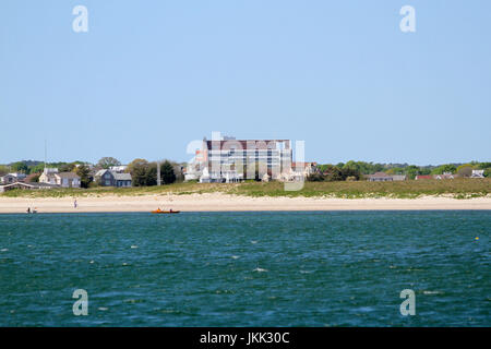 Una vista dell'edificio Mugar, Cape Cod Hospital, dal porto di Hyannis Cape Cod, Massachusetts, Stati Uniti, America del Nord Foto Stock