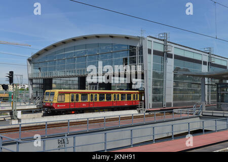 Stazione ferroviaria est croce, Friedrich di grove, Berlino, Germania, Bahnhof Ostkreuz, Friedrichshain, Deutschland Foto Stock