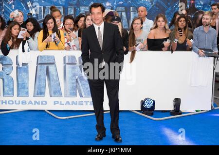 London, Regno Unito di Gran Bretagna e Irlanda del Nord. Il 24 luglio, 2017. Clive Owen assiste la premiere europeo di Valeriano e la città di un migliaio di pianeti. Londra, Regno Unito. 24/07/2017 | Utilizzo di credito in tutto il mondo: dpa/Alamy Live News Foto Stock