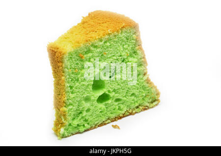 Pandan chiffon cake isolati su sfondo bianco Foto Stock