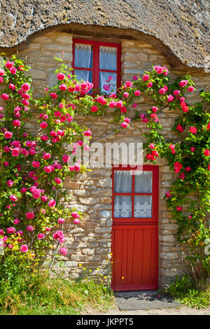 Francia, Loire-Atlantique (44), Parc Naturel Régional de Brière, Saint-Lyphard, Hameau de Khérinet entièrement restauré par le Parc, maison typique au Foto Stock