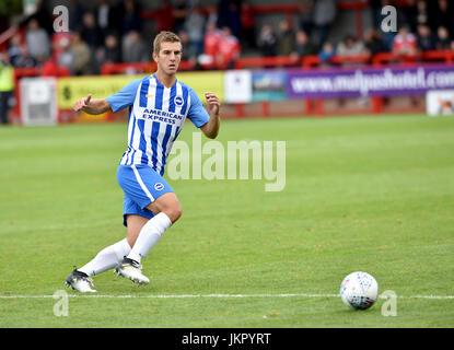 Uwe Hunemeier di Brightondurante la partita amichevole tra Crawley Town e Brighton e Hove Albion al Checkatrade Stadium di Crawley. 22 lug 2017 solo per uso editoriale. Nessuna merchandising. Per le immagini di calcio si applicano restrizioni fa e Premier League inc. Nessun utilizzo di Internet/mobile senza licenza FAPL - per i dettagli contattare Football Dataco Foto Stock