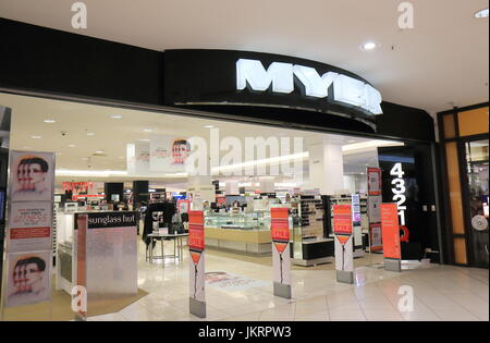 Grande magazzino Myer su Queen Street Mall nel centro di Brisbane Australia. Foto Stock