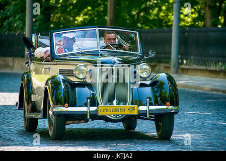 Lviv, Ucraina - 4 giugno 2017:vecchia auto retrò Wanderer W 23 assunzione di partecipazione in gara Leopolis grand prix 2017, Ucraina. Foto Stock