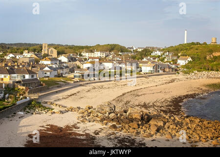 Spiaggia Porthcressa (bassa marea), a tarda sera, Hughtown, St Mary, isole Scilly, Cornwall, Inghilterra, Regno Unito. Foto Stock