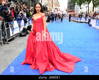 Rihanna frequentando la premiere europeo di Valeriano e la città di un migliaio di pianeti a Cineworld nel quadrato di Leicester, Londra. Foto Stock