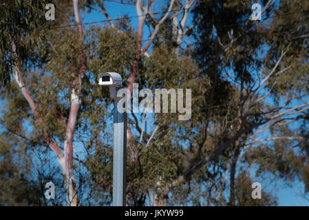 Una telecamera di sorveglianza in un ambiente australiano esterno Foto Stock