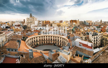 Antenna vista panoramica della città vecchia di Valencia dalla torre di Santa Caterina, Spagna Foto Stock