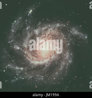 La Girandola Galaxy, noto anche come Messier 101, M101 o NGC 5457, è una faccia sulla galassia a spirale nella costellazione dell'Orsa Maggiore. Gli elementi di questa immagine f Foto Stock